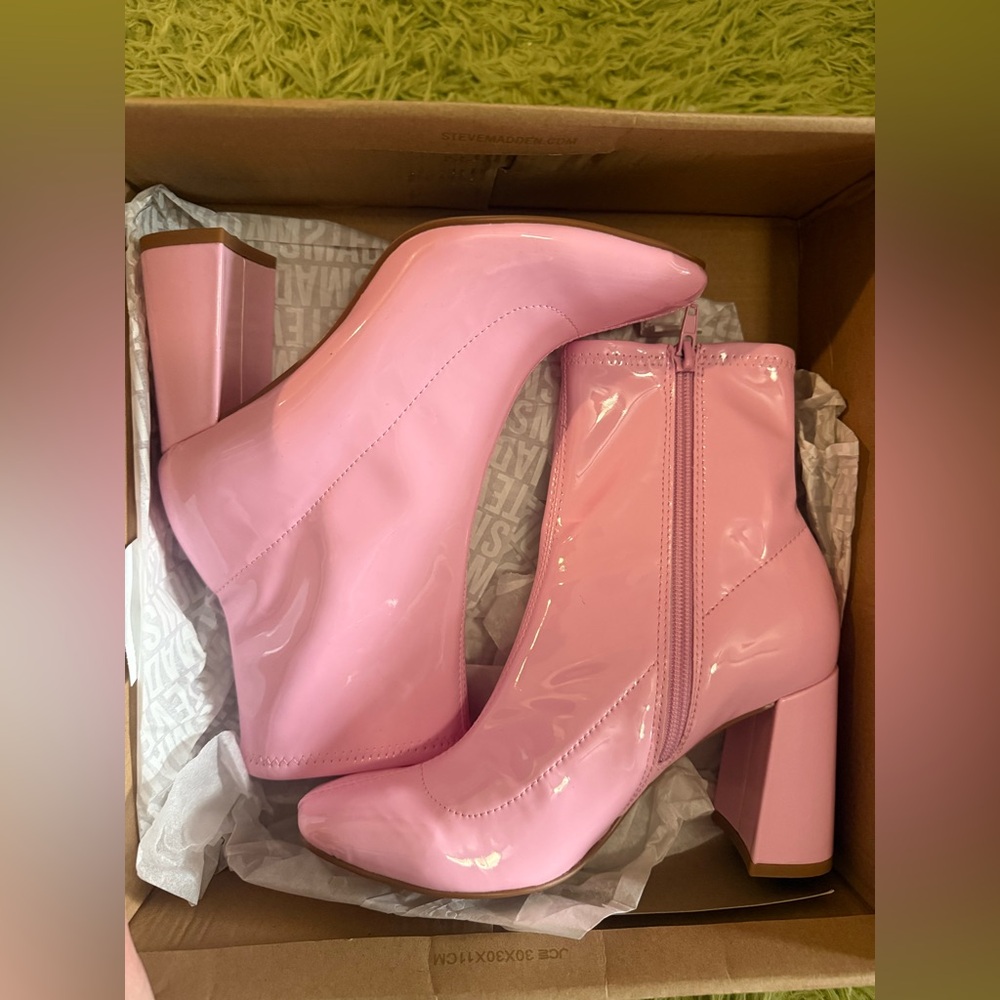 Steve Madden - Tarryn Pink Patent Boots - Picture 8 of 11